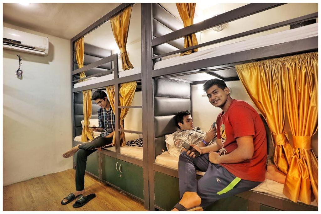 Social Hubz Hostel Mumbai  Buitenkant foto
